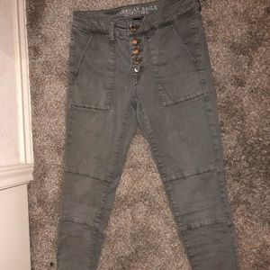 Women AEO button up skinny jeans